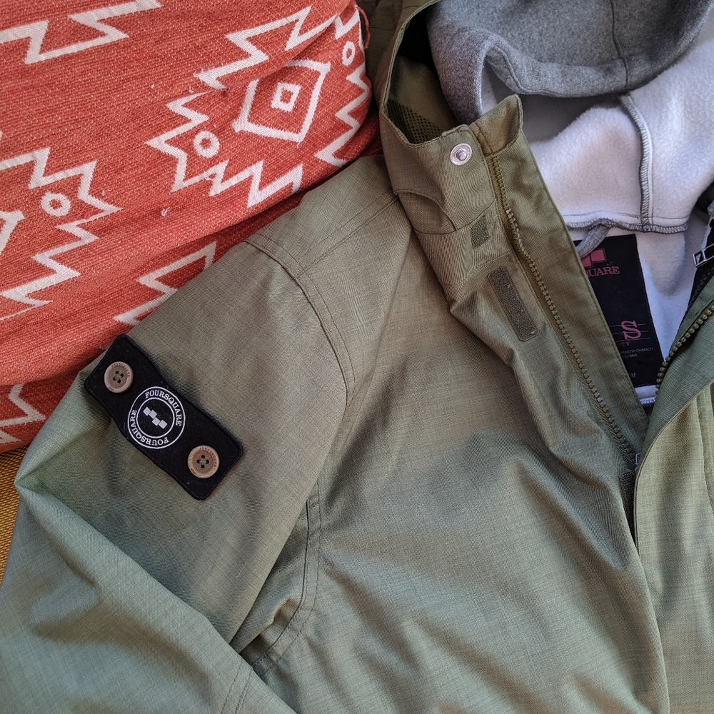 Snowboard Jacket - Picture 3 of 4